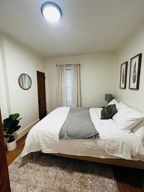 3 bedrooms, travel crib, free WiFi, bed sheets