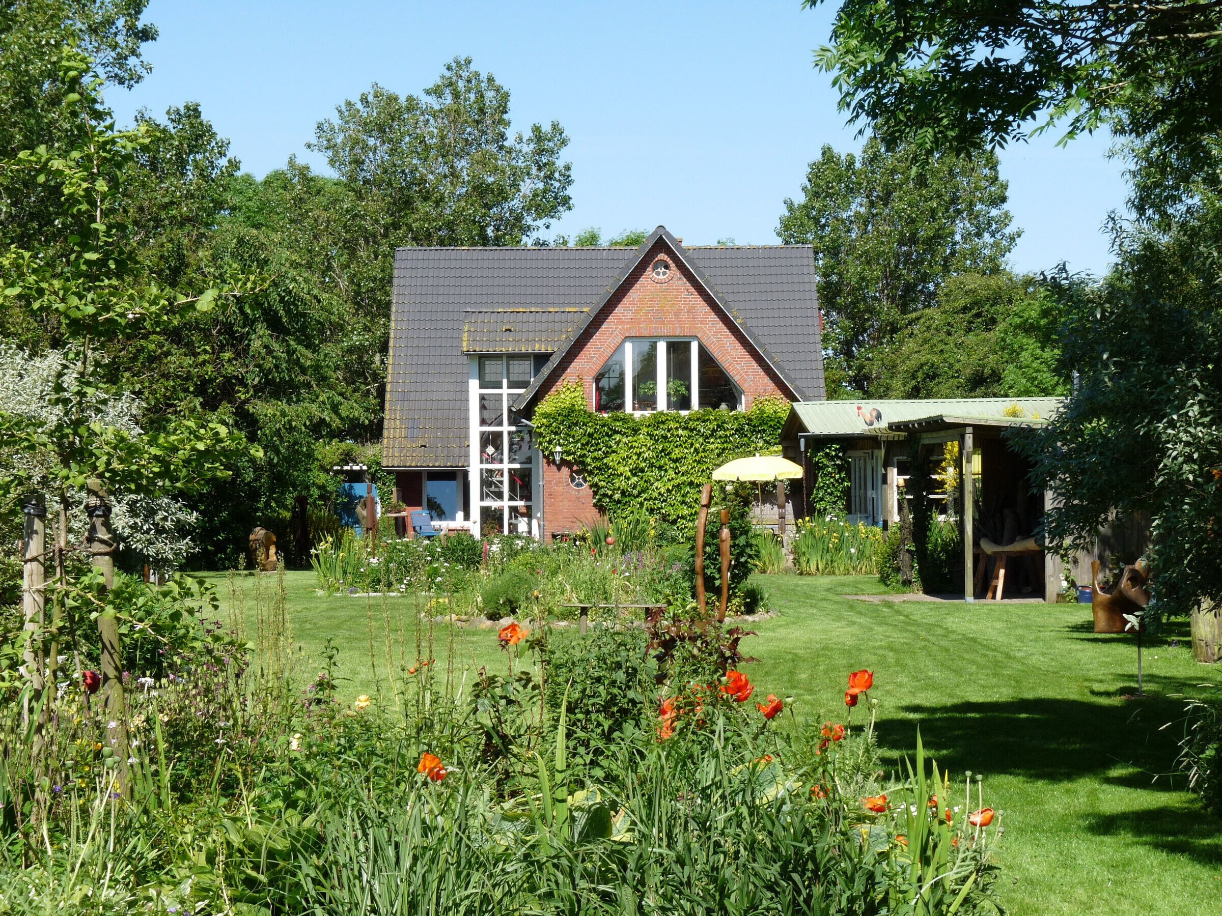 المنشأة من الخارج