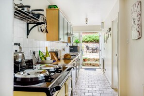 Fridge, oven, dishwasher, coffee/tea maker - Rose Cottage - sleeps 4 guests  in 2 bedrooms (Burnham Market)