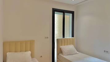 2 bedrooms, internet, bed sheets