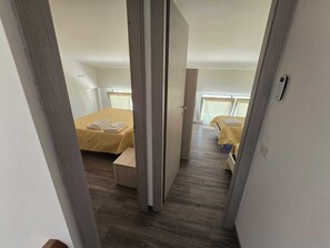 4 chambres, fer et planche à repasser, Wi-Fi, draps fournis