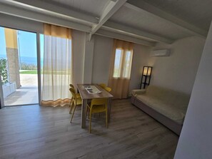 Dining - RIVIELLO ROOMS. (Marina di Camerota)