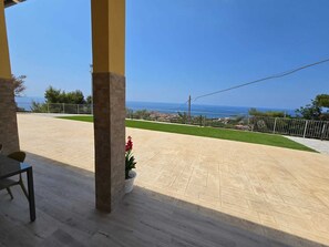 Terrace/patio - RIVIELLO ROOMS. (Marina di Camerota)
