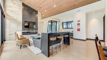 Studio (3 Bedrooms) | Spiseområde