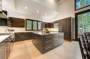 Studio (3 Bedrooms) | Eigene Küche