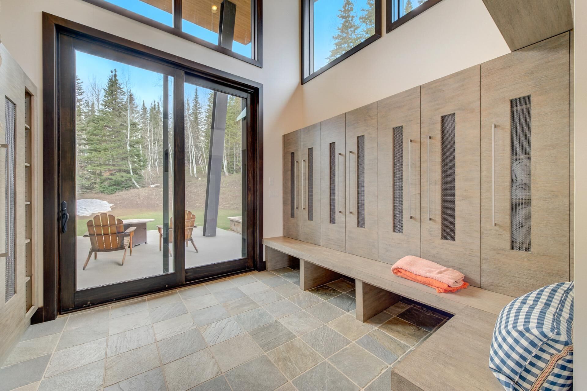 Studio (3 Bedrooms) | 3 bedrooms, laptop workspace, iron/ironing board, free cribs/infant beds