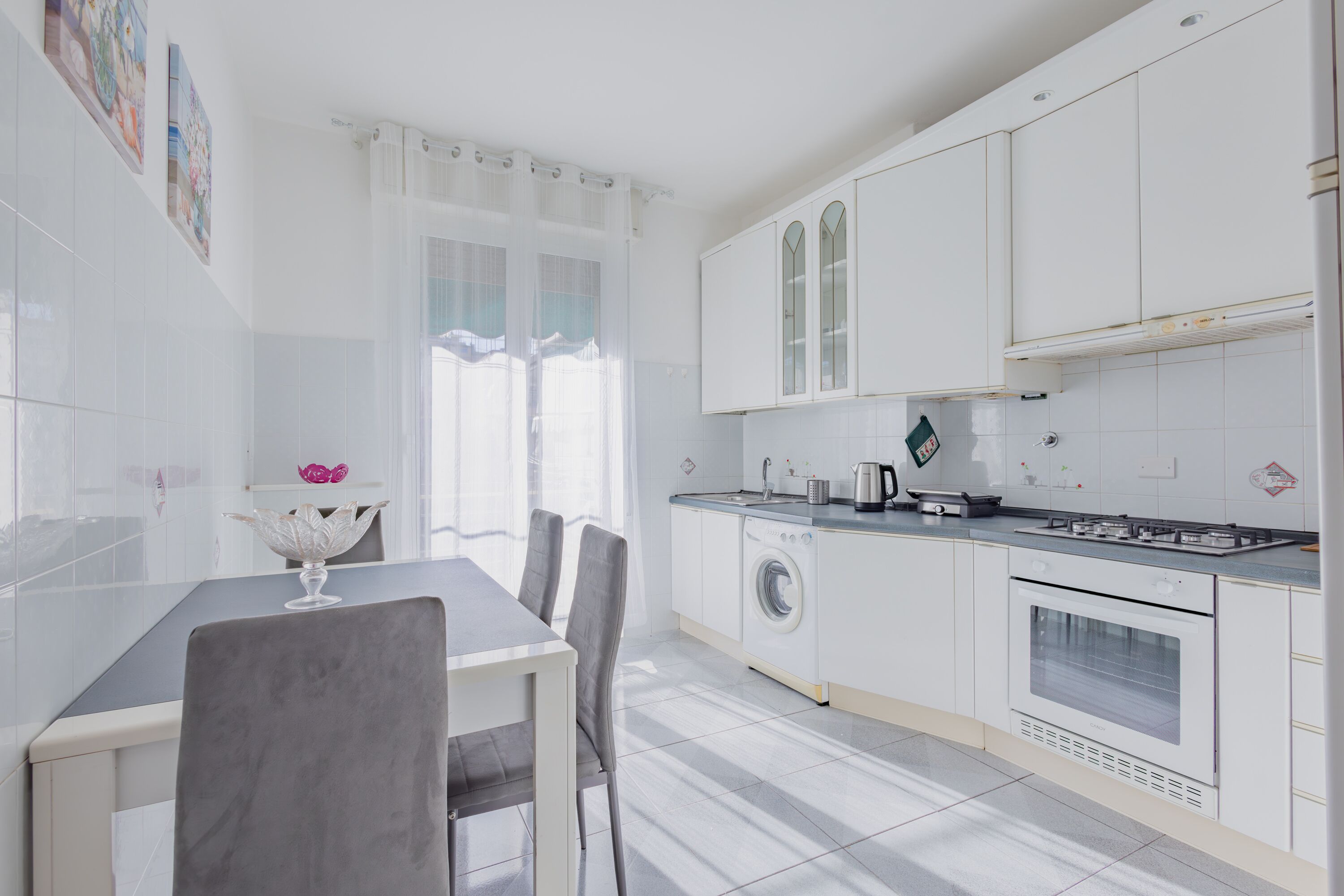 Apartment, 2 Bedrooms, Balcony, City View | Private kitchen | Fridge, microwave, oven, stovetop