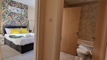 Apartment, 2 Bedrooms | Iron/ironing board, free WiFi
