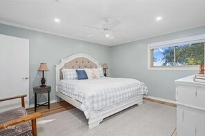 Bügeleisen/Bügelbrett, WLAN, Bettwäsche