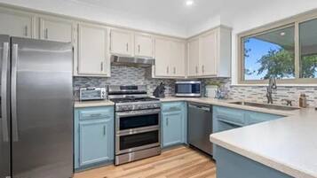 MikrovÄgsugn, ugn, spishÀll och diskmaskin