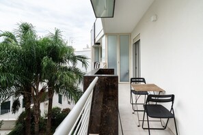 Outdoor dining - Frizzcafè Loft by Wonderful Italy (Polignano a Mare)