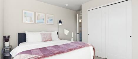 House, Multiple Beds, Patio, Garden View (2932 Comet Street) | 3 bedrooms, individually decorated, individually furnished, desk