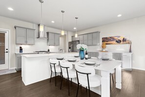 Hús - mörg rúm - verönd - útsýni yfir garð (2932 Comet Street) | Einkaeldhús