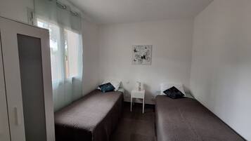 2 bedrooms, WiFi, bed sheets