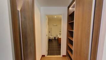 Coffres-forts dans les chambres, bureau