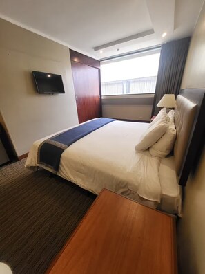 1 bedroom, WiFi, bed sheets - A2 Akros Suite (Quito)