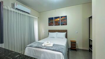 Habitació amb dos llits individuals executiva | Caixa forta a l'habitació i escriptori