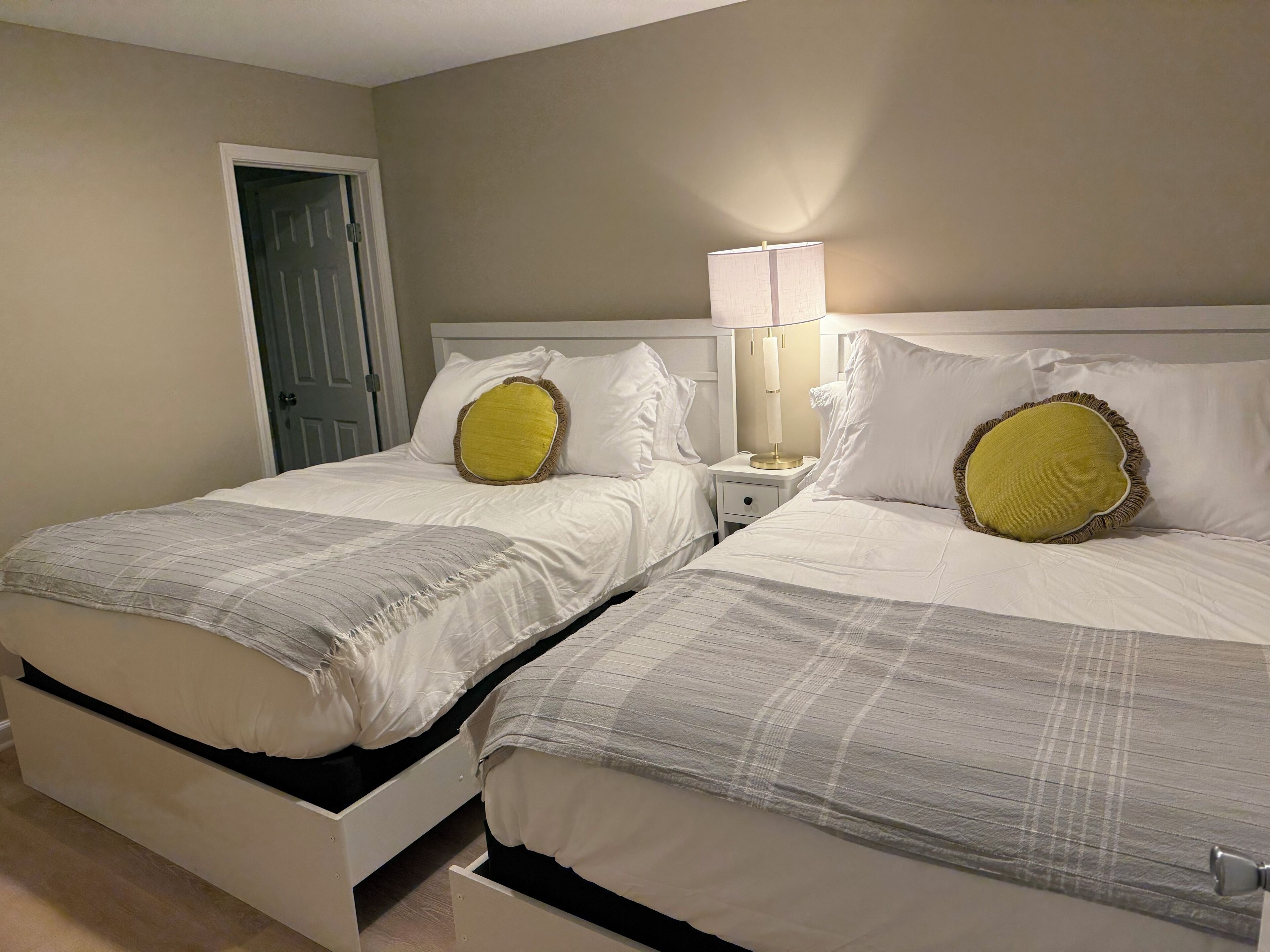 2 bedrooms, bed sheets, wheelchair access