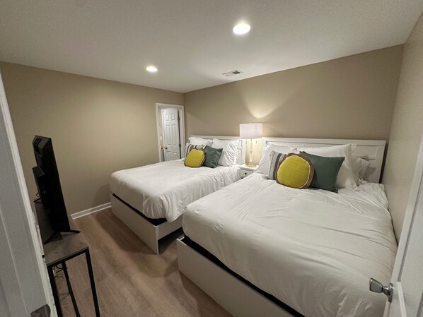 2 bedrooms, bed sheets, wheelchair access