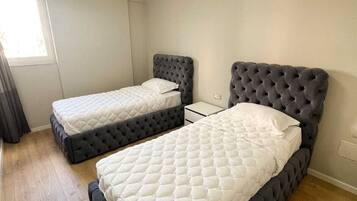 2 bedrooms, iron/ironing board, WiFi, bed sheets