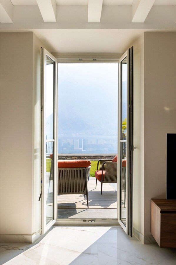 Departamento, 3 habitaciones, alberca privada, vista al jardín | Terraza o patio