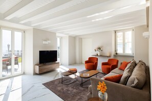 Apartment, 3 Schlafzimmer, eigener Pool, Gartenblick | Wohnzimmer