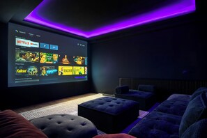 Comfort Apartment, 4 Bedrooms, Courtyard View | Living area | Flat-screen TV - Niabi 4BDR Apartments with billiards  (Tbilisi)