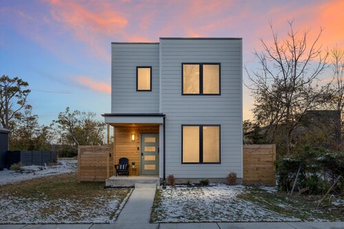 4-Bed 3-Bath North Corktown Modern & Cozy Retreat