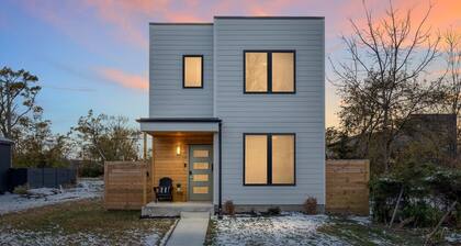 4-Bed 3-Bath North Corktown Modern & Cozy Retreat