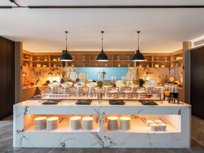 Sudah termasuk sarapan prasmanan setiap hari