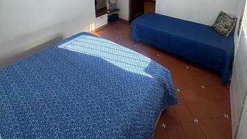 1 camera, ferro/asse da stiro, Wi-Fi, lenzuola