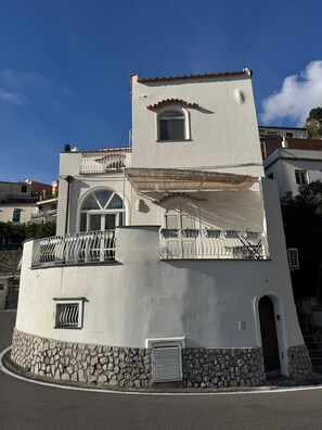 Exterior - Positano cozy apartment on street level (Positano)
