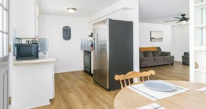 4BR 2 bath Contractor-Friendly Home \Parking for Trucks
