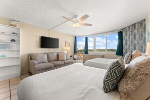 Tabla de planchar con plancha, wifi gratis y ropa de cama 