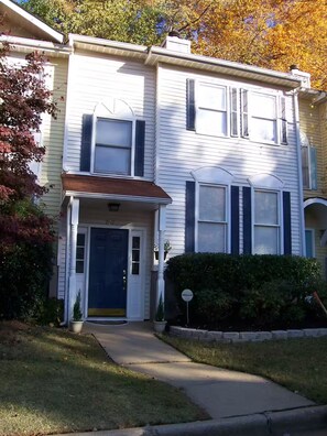 Exterior - Lovely townhome in Avondale Estates - 2 bedrooms 2.5 bathrooms. (Avondale Estates)