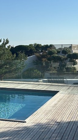 Piscine. Bel appartement dans une résidence de standing
