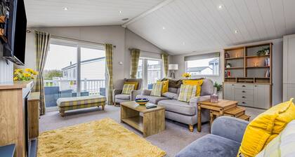 Gorgeous Home in Lakeside Park | Pass The Keys