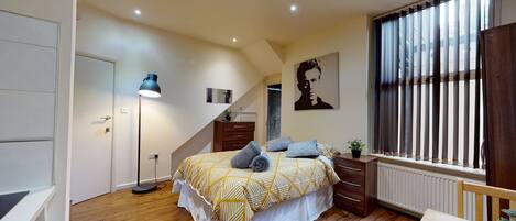 Strykejern/-brett, wi-fi og sengetøy