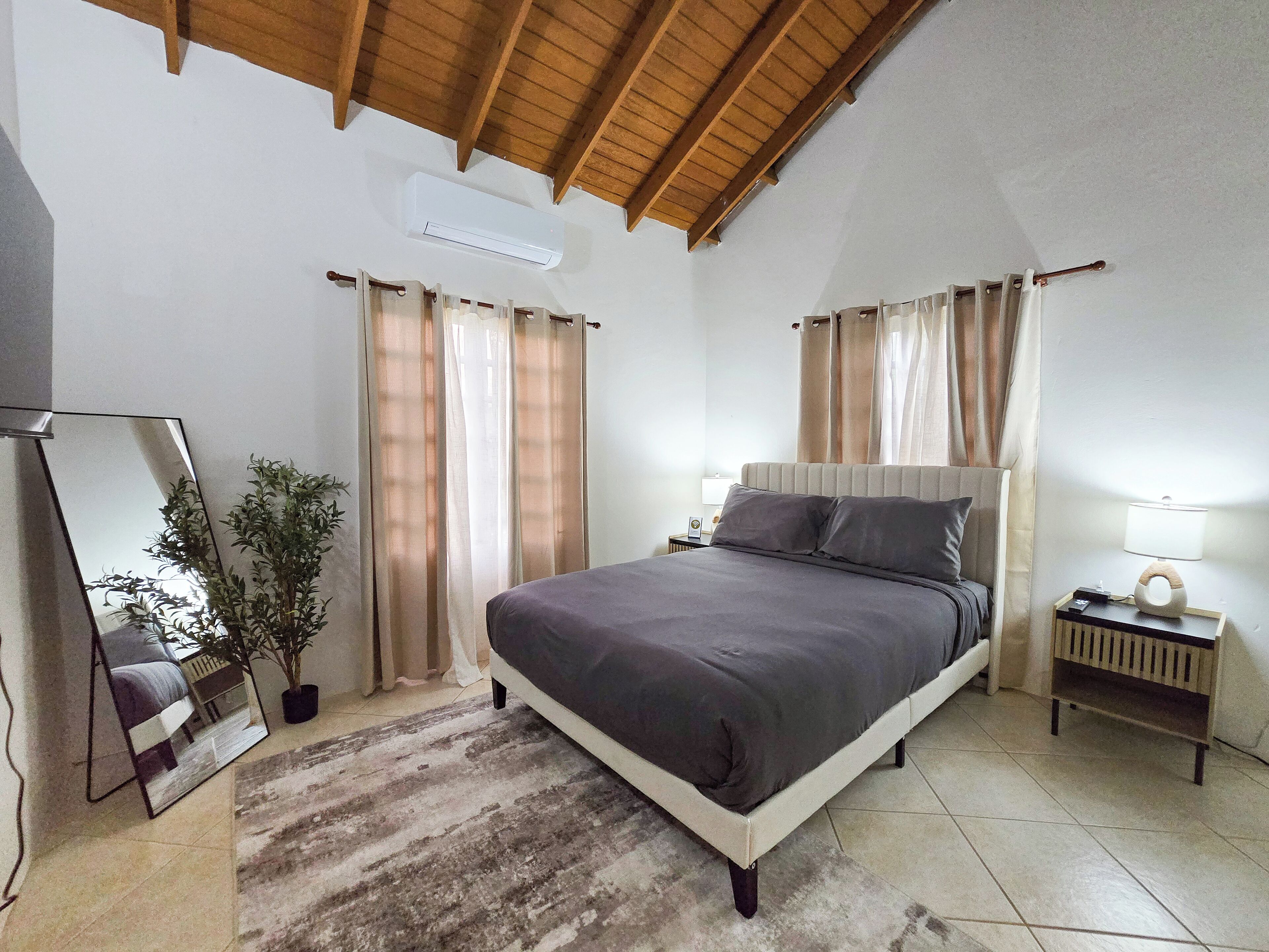 3 bedrooms, iron/ironing board, free WiFi, bed sheets