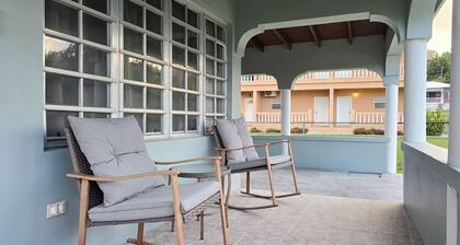 Lovely 3 Bedroom Ocean Lane House + AC