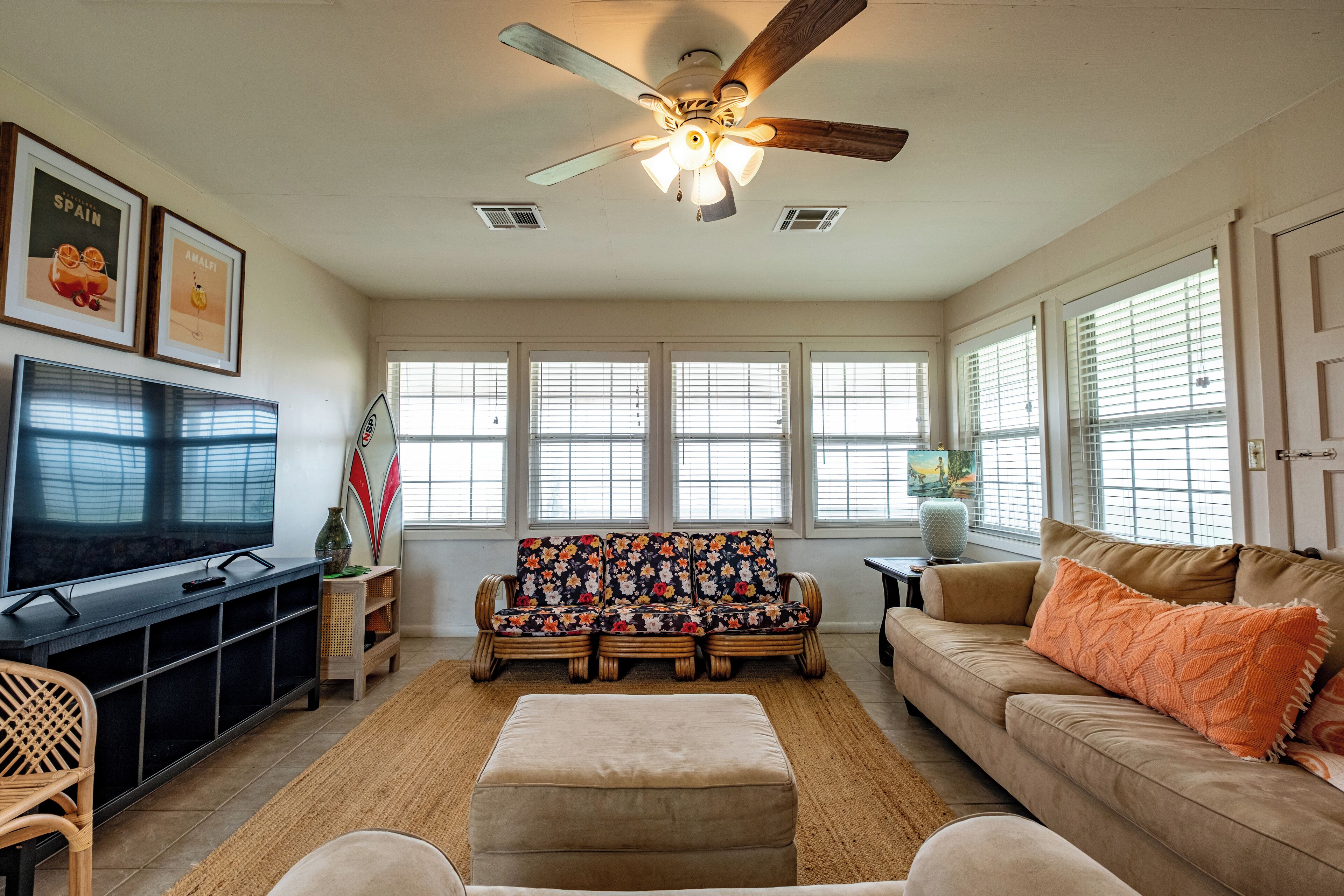 Smart TV, DVD player