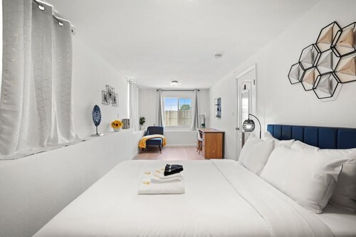 Lovely Private Quiet 2Beds 1Bath near Westlake