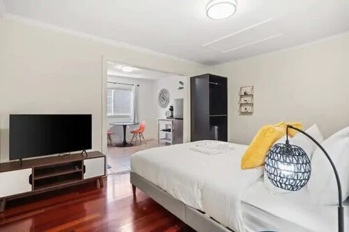 Lovely Private Studio with Full Bath