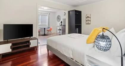 Lovely Private Studio with Full Bath