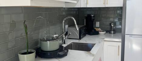 Fridge, microwave, stovetop