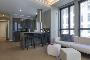 House, Smoking - Central Tower S Babila - Elegant 2bdr With Rooftop Terrace (Milan)