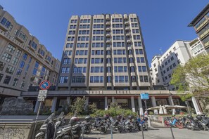 House, Smoking - Central Tower S Babila - Elegant 2bdr With Rooftop Terrace (Milan)