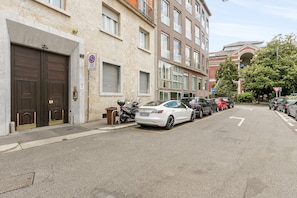 Apartment, Smoking - Della Signora - Elegant Charming 1-bdr Apartment Close to Duomo (Milan)