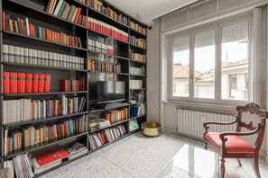 Apartment, Smoking - Della Signora - Elegant Charming 1-bdr Apartment Close to Duomo (Milan)