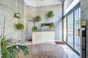 开间, 吸烟房 | 1 多间卧室